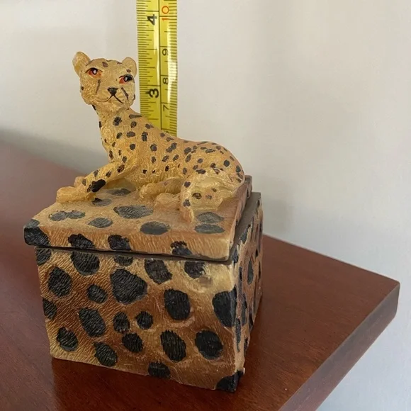Cheetah Cat Figural Trinket Box Resin 3.5" Nature Animal Lidded Square Textured - Picture 6 of 9